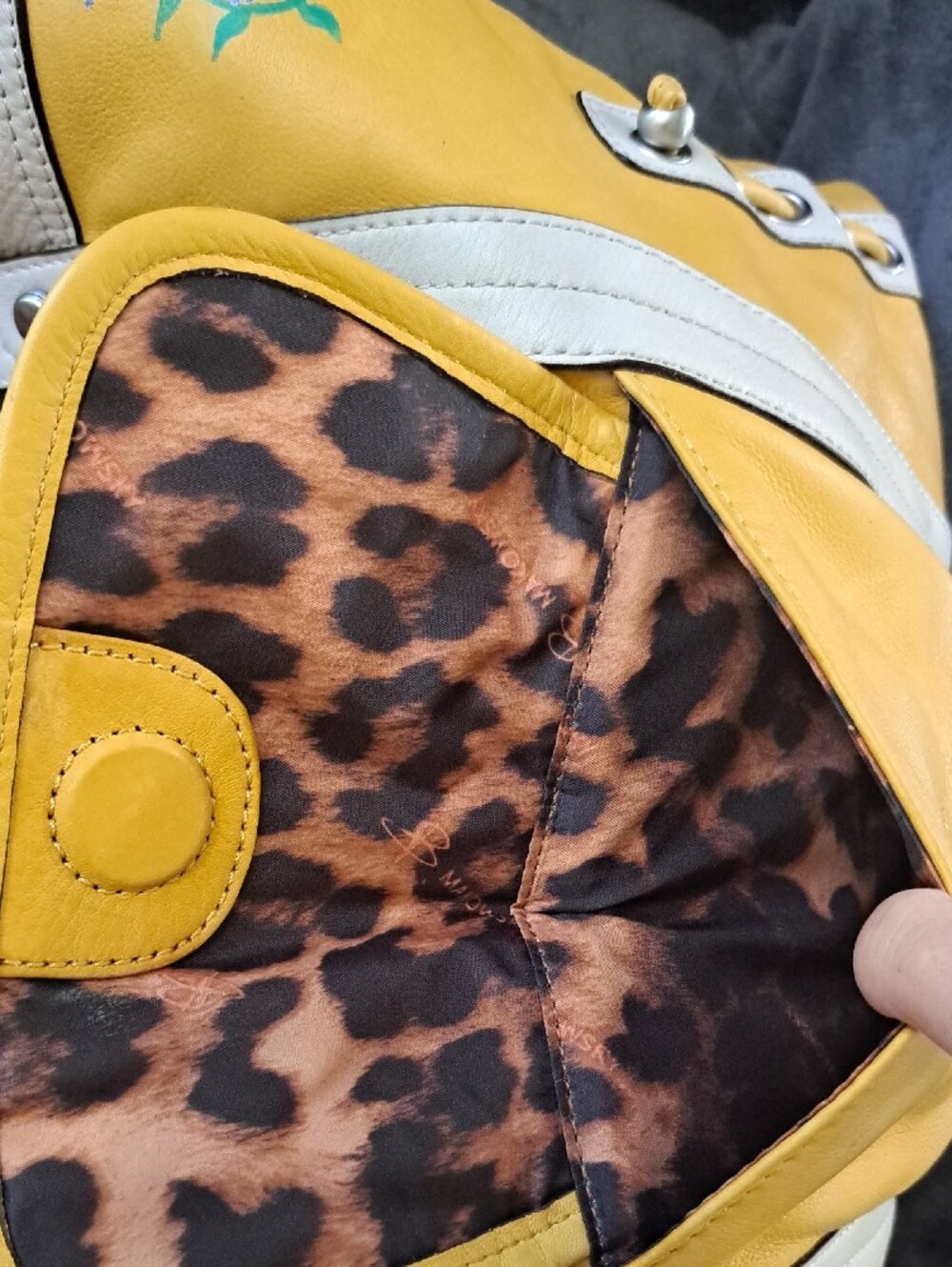 Hand Painted Yellow Floral Women’s Shoulder Bag - Picture 8 of 17